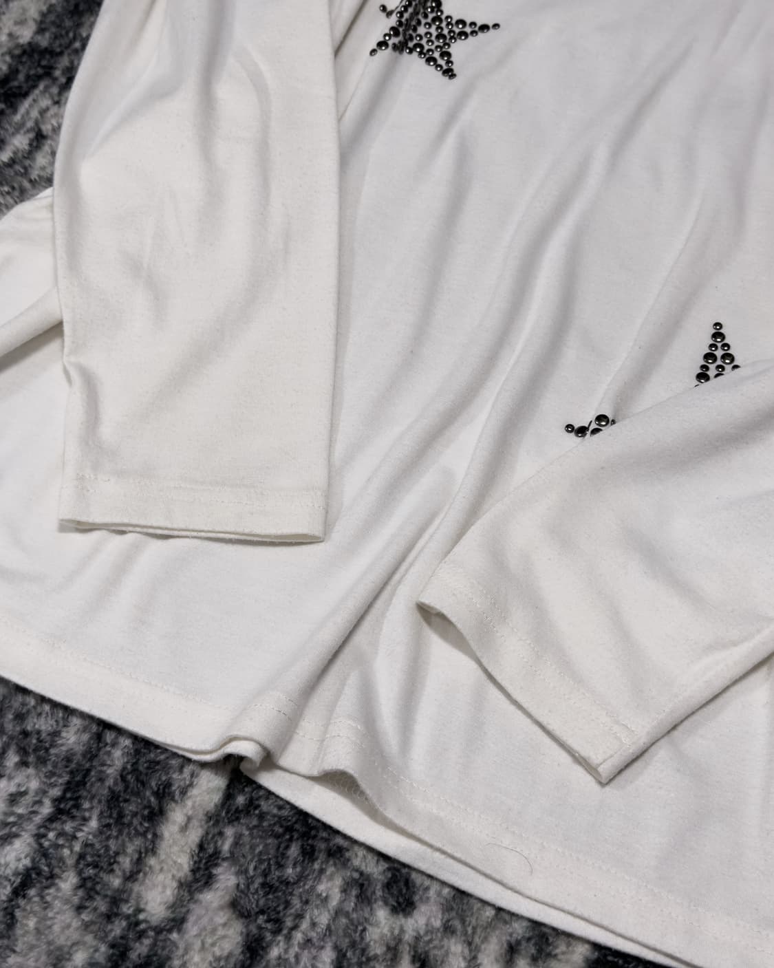 {UNKNOWN} Star Studded Long Sleeve 상품이미지6