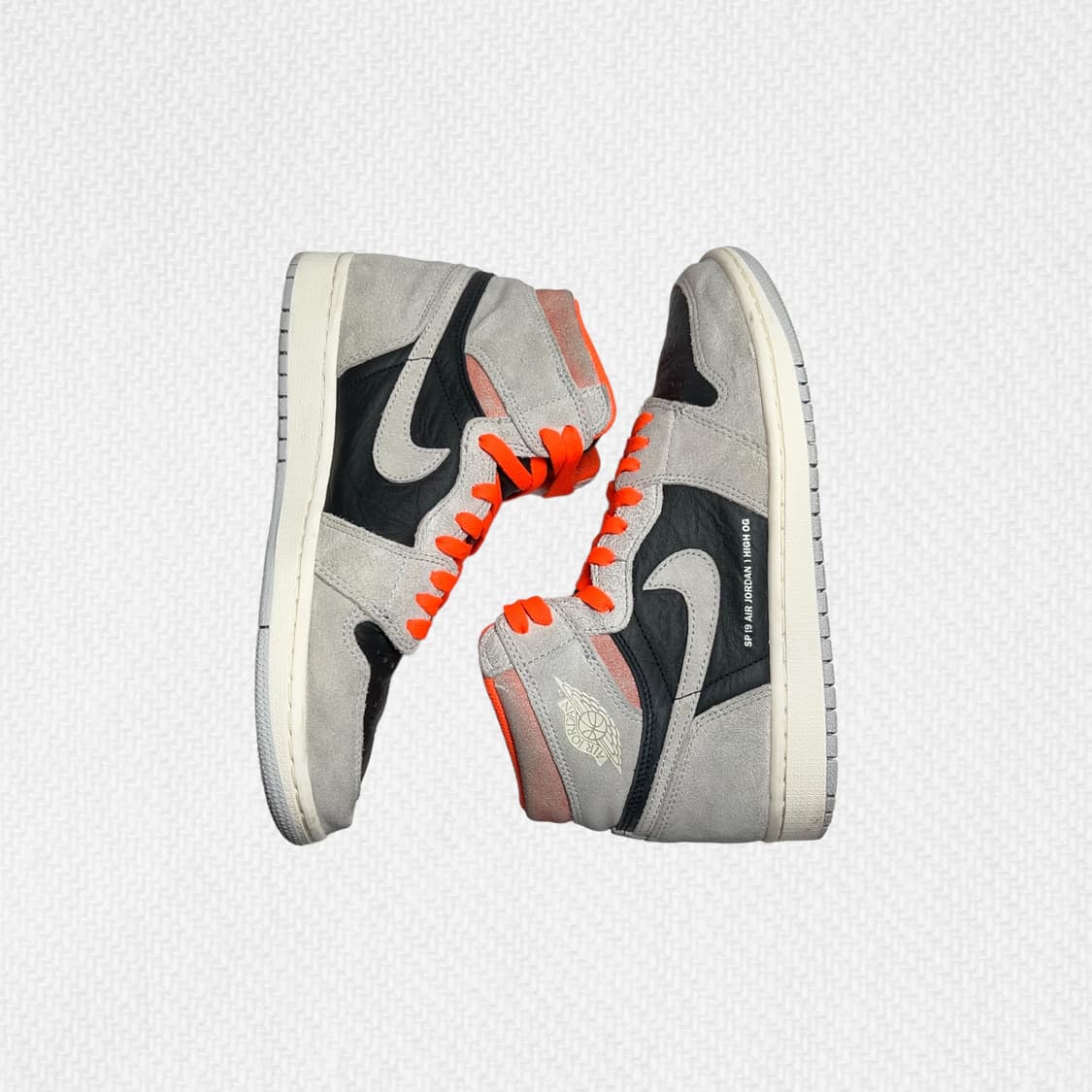 260 조던1 레트로 하이 네추럴 그레이 하이퍼 크림슨 상품이미지3