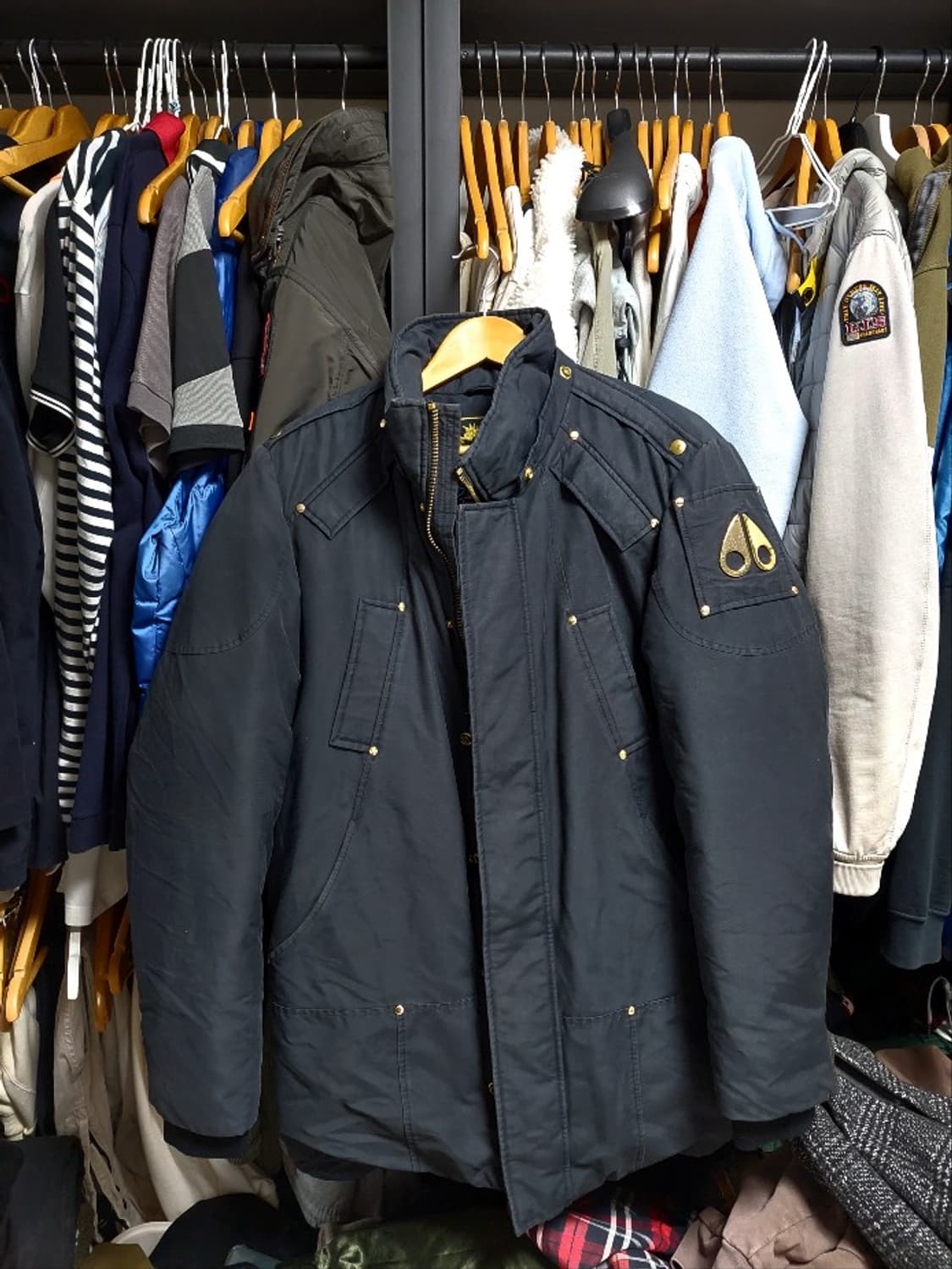 무스너클 스틸링 블랙 패딩 금장 한정판 백화점판 L 상품이미지1