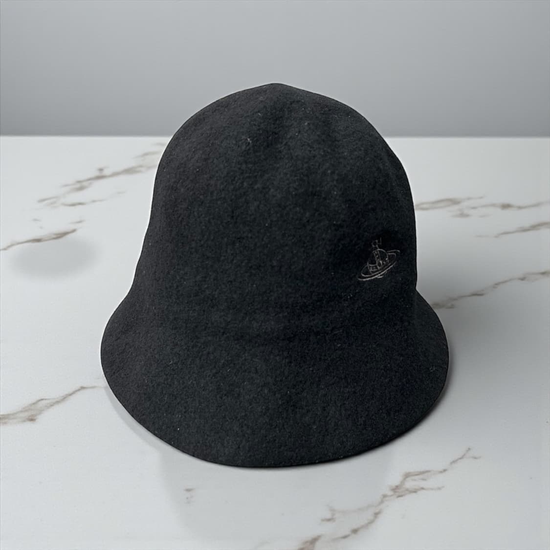 비비안웨스트우드 로고 바스크 크로쉐 울 버킷햇 상품이미지4