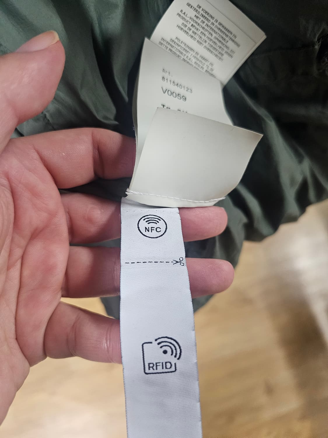 스톤아일랜드 24FW 크링클랩스 논후드 카키 상품이미지5