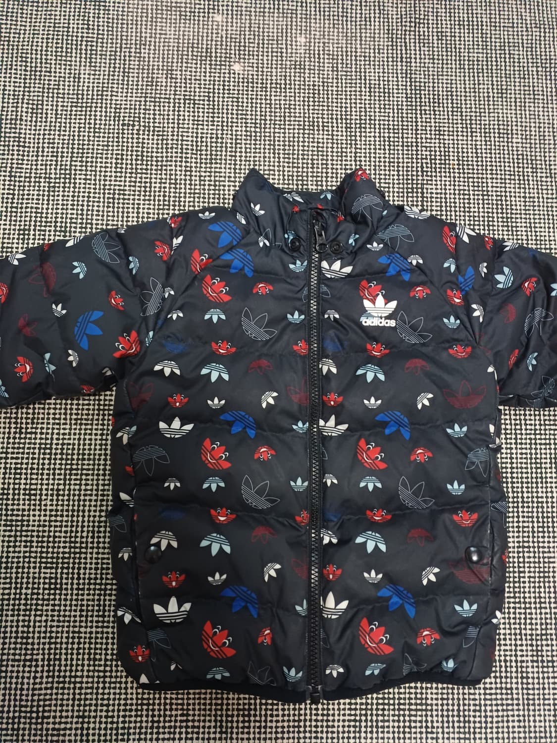 아디다스 오리털 트레포일패턴 패딩(3-4세용)
 상품이미지2