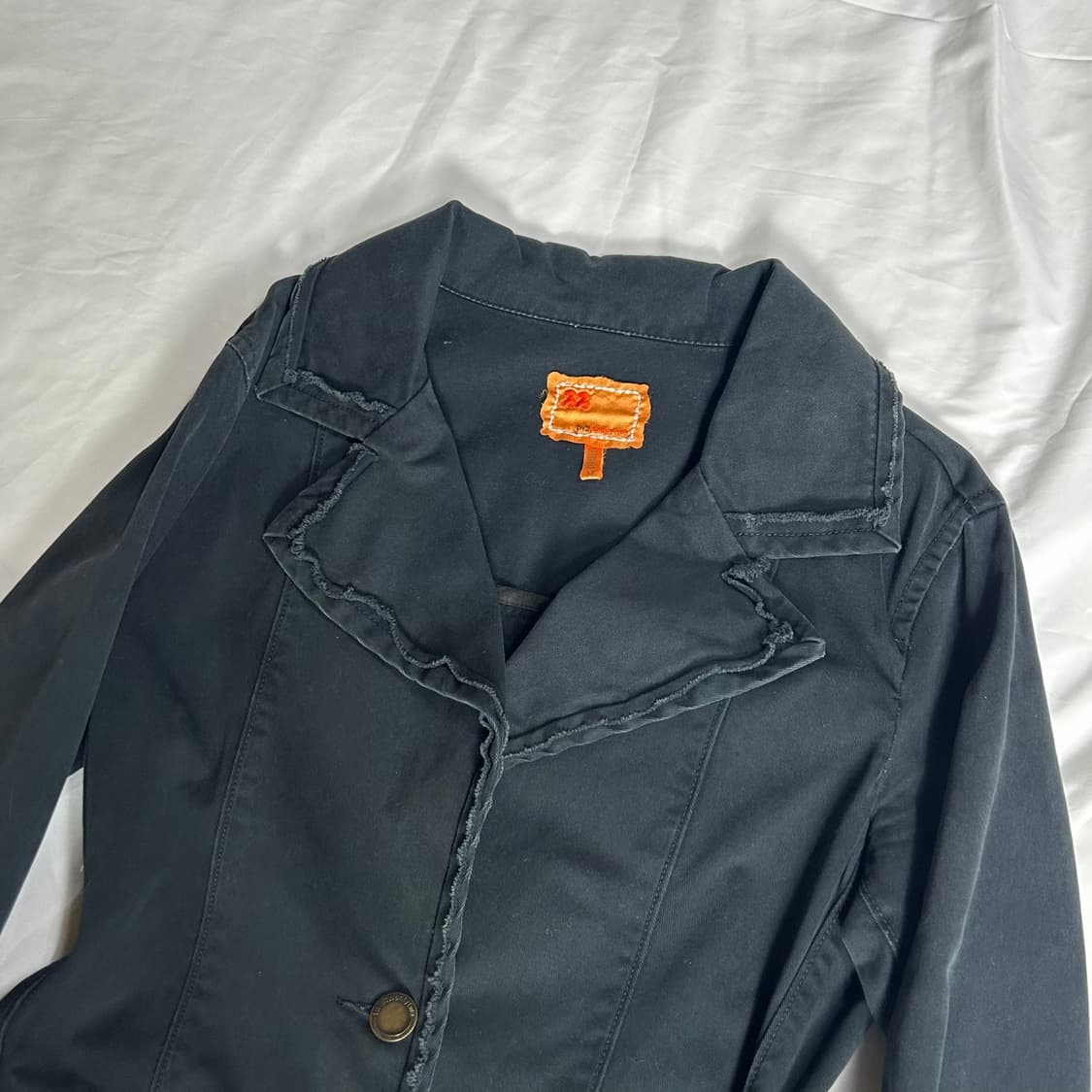 [TWILL TWENTY TWO] 컷오프 디테일 블랙 자켓 상품이미지3