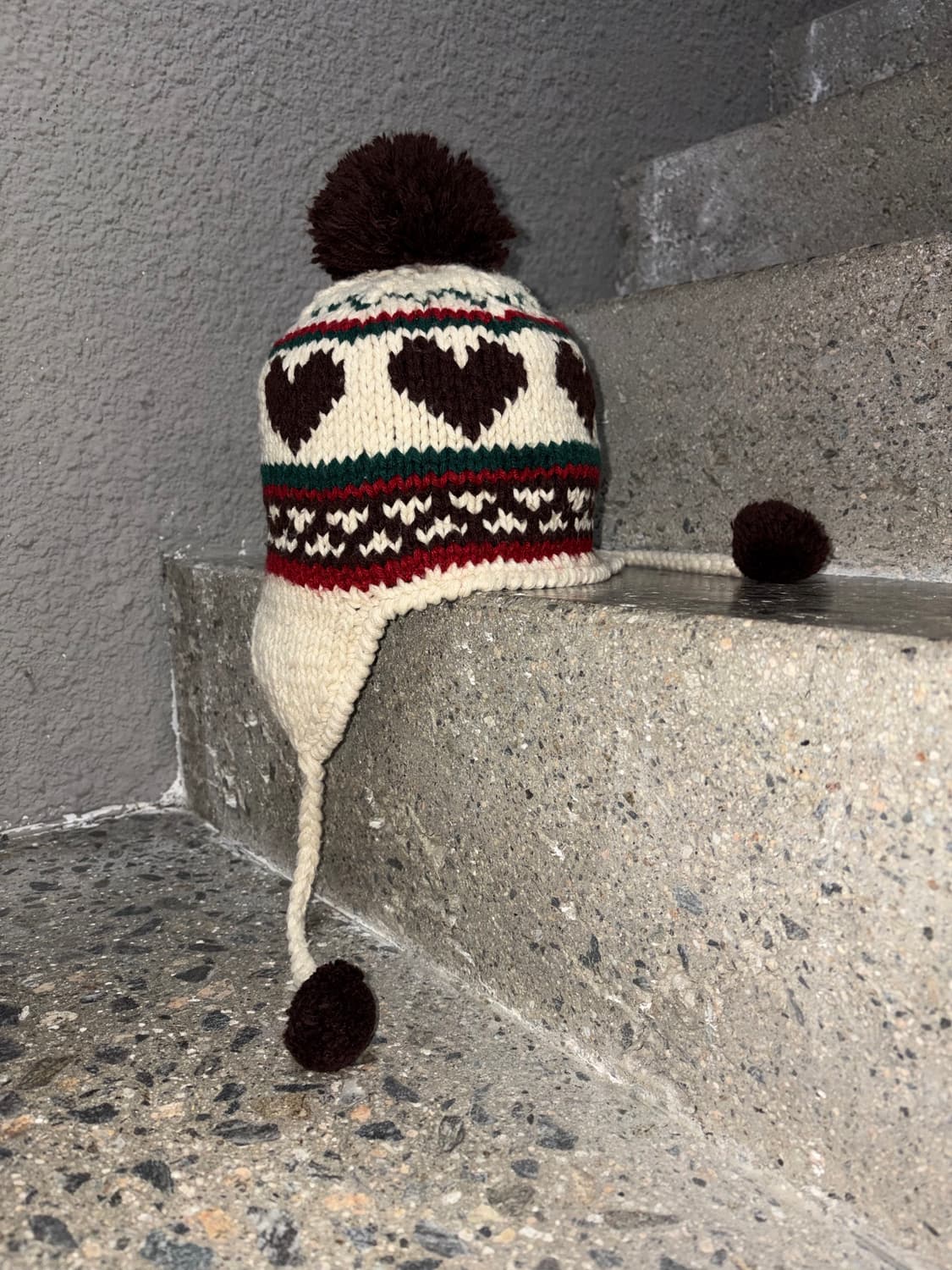 빈티지 하트 폼폼 이어플랩 상품이미지2