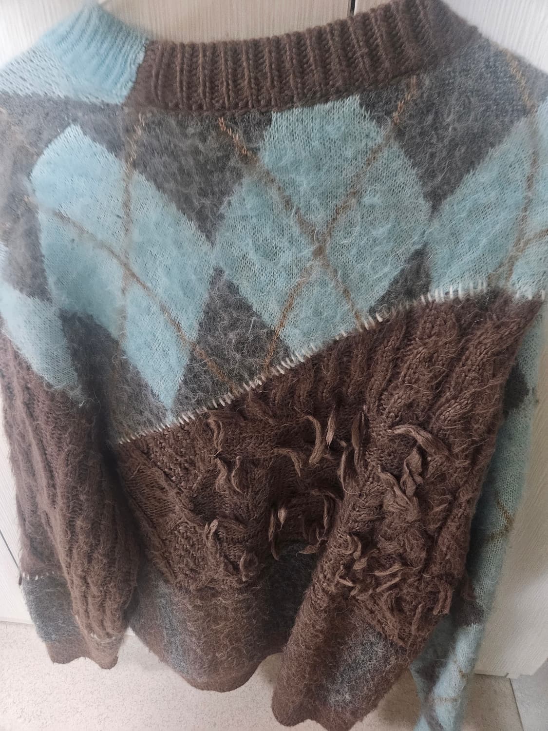 자라x앤더슨벨 텍스처드 패치워크 스웨터 블루 100 상품이미지2