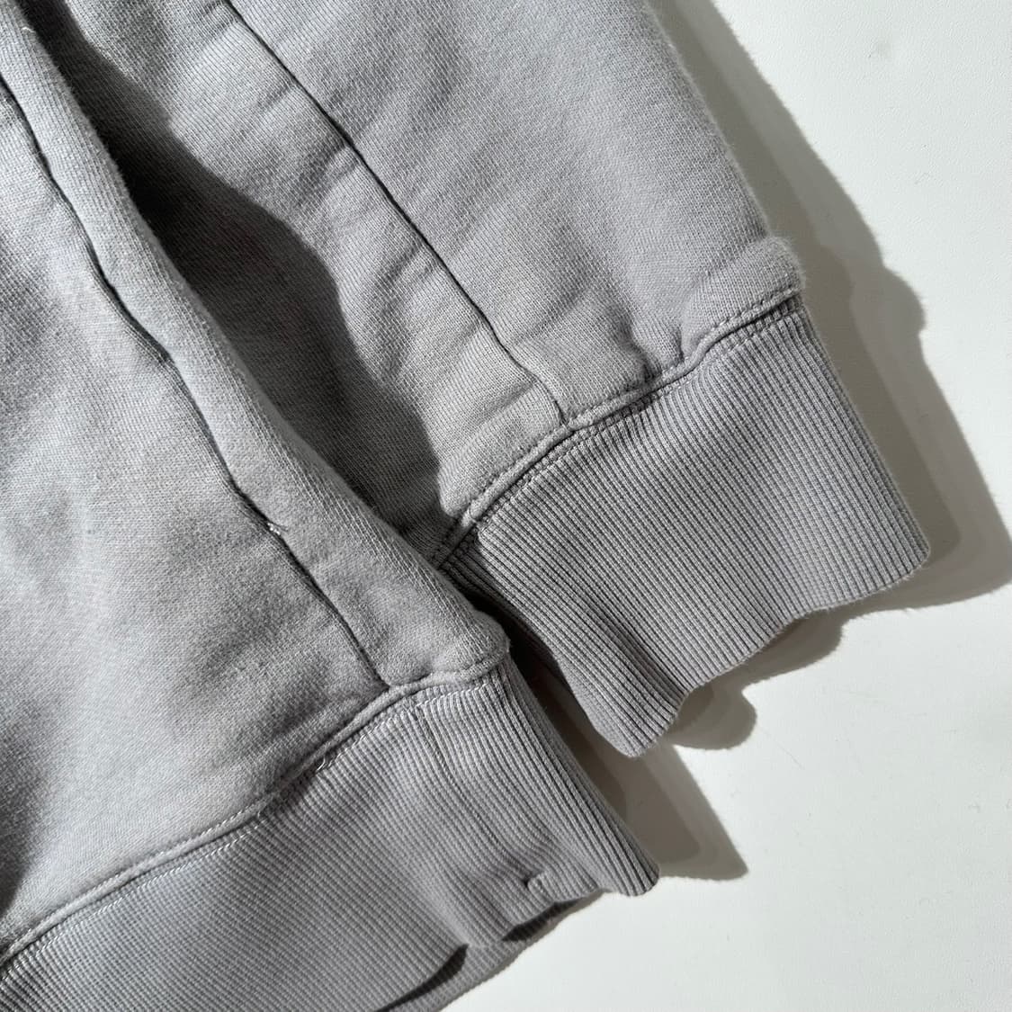 CP컴퍼니 사이드 렌즈 맨투맨 상품이미지7