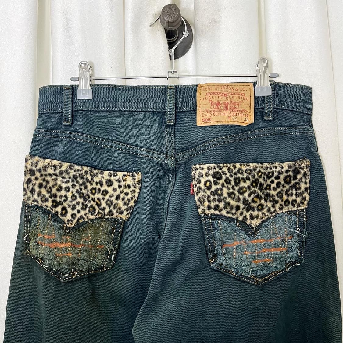 리바이스 505 블랙 호피 포인트 데님 팬츠 상품이미지5