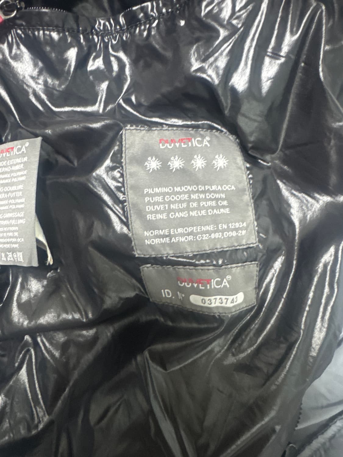 듀베티카 유광패딩 상품이미지2