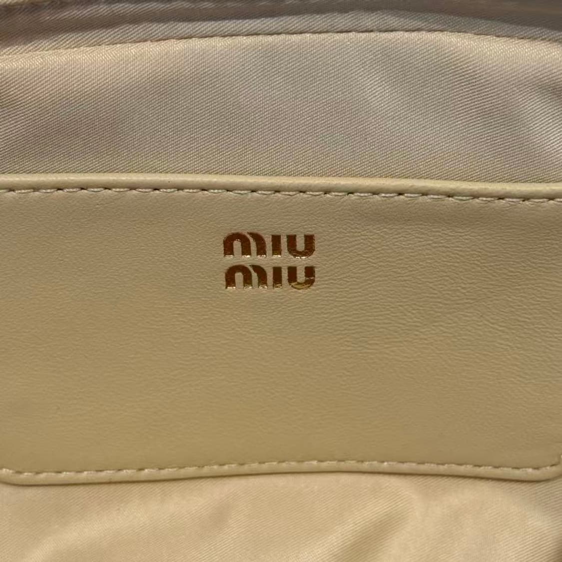 미우 미우 아르카디 마테라쎄 나파 레더 미니백1 상품이미지8