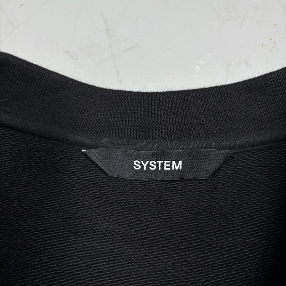 시스템 옴므 블랙컬러 자수 맨투맨 상품이미지5