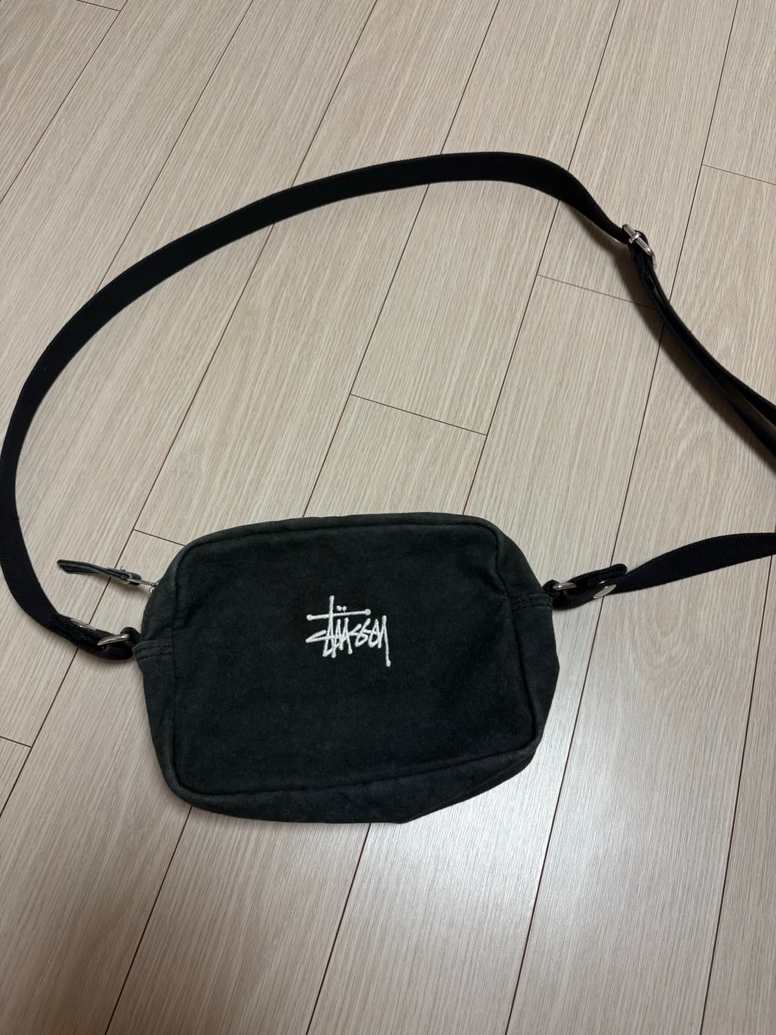 스투시 캔버스 사이드 파우치 워시드 블랙 상품이미지1