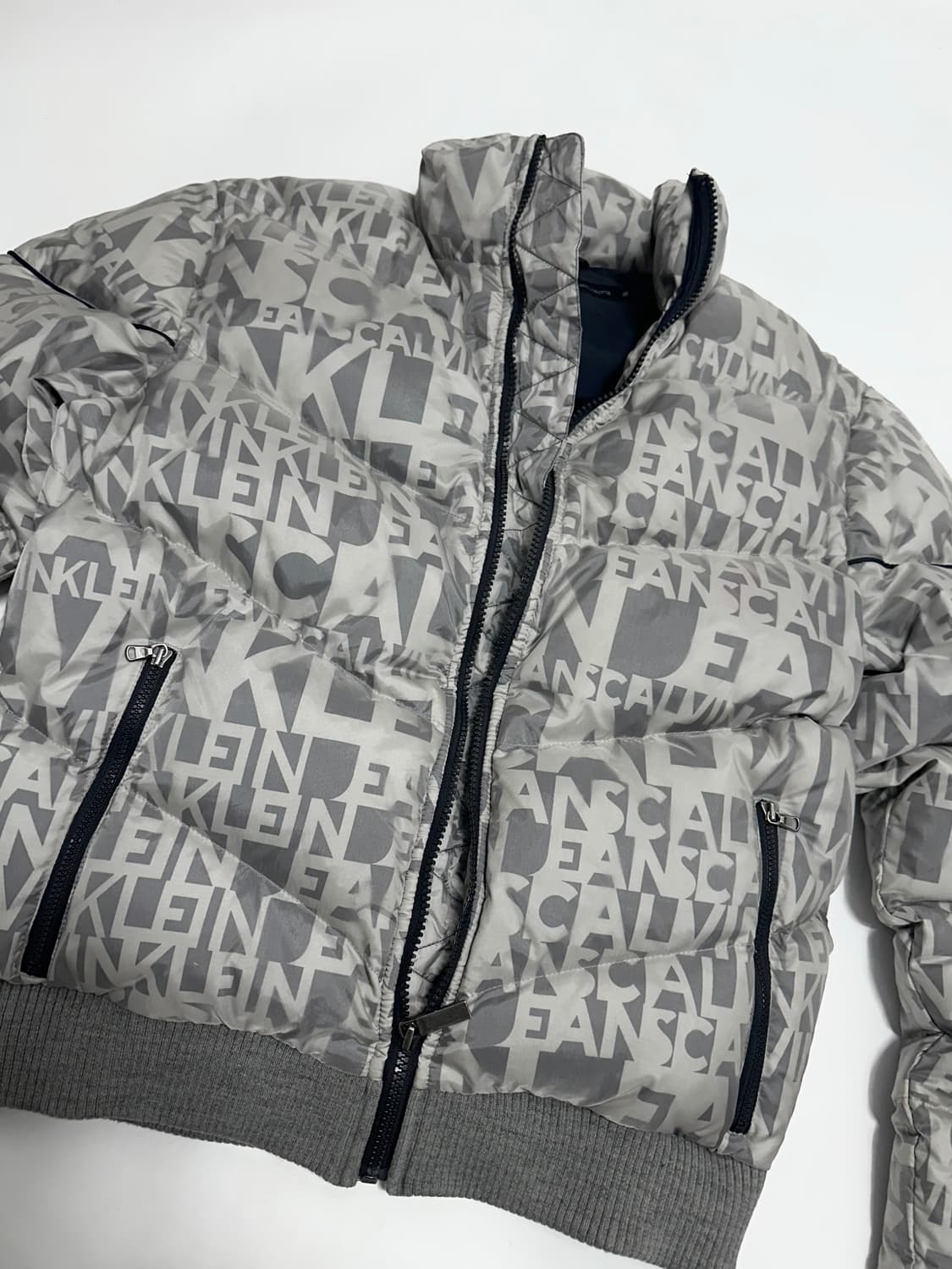 캘빈클라인 진스 00s 레터링 덕다운 패딩 상품이미지6