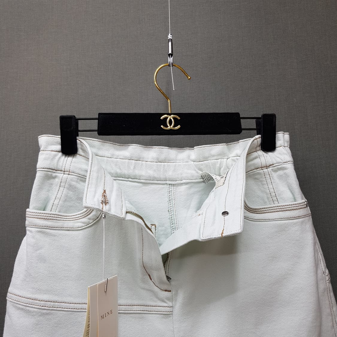 한섬 마인 2022 코튼 스트레치 데님 미디 스커트 67-98사이즈 상품이미지2
