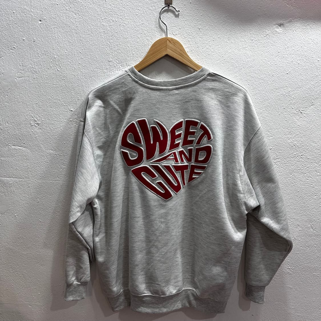 헬로키티 멜란지 백프린팅 스웻셔츠M 상품이미지6