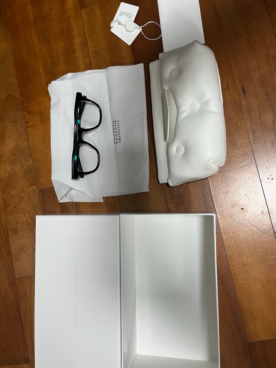 젠틀몬스터X메종 마르지엘라 MM010 블랙 판매 상품이미지2