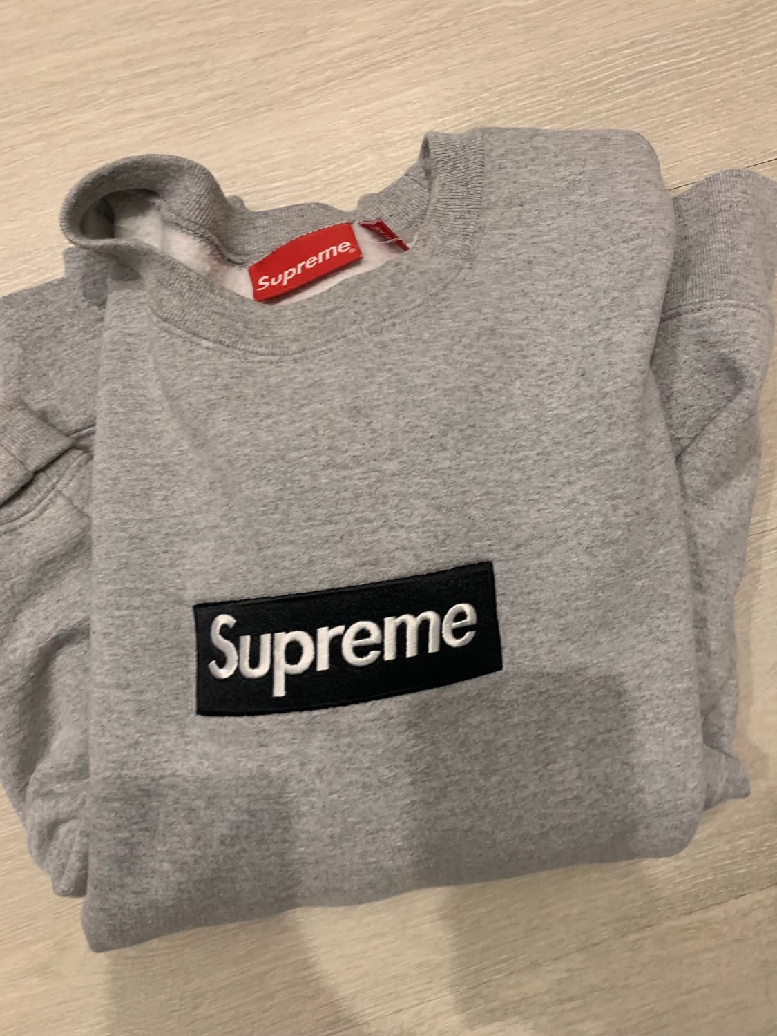 슈프림 기본로고 박스맨투맨 상품이미지1