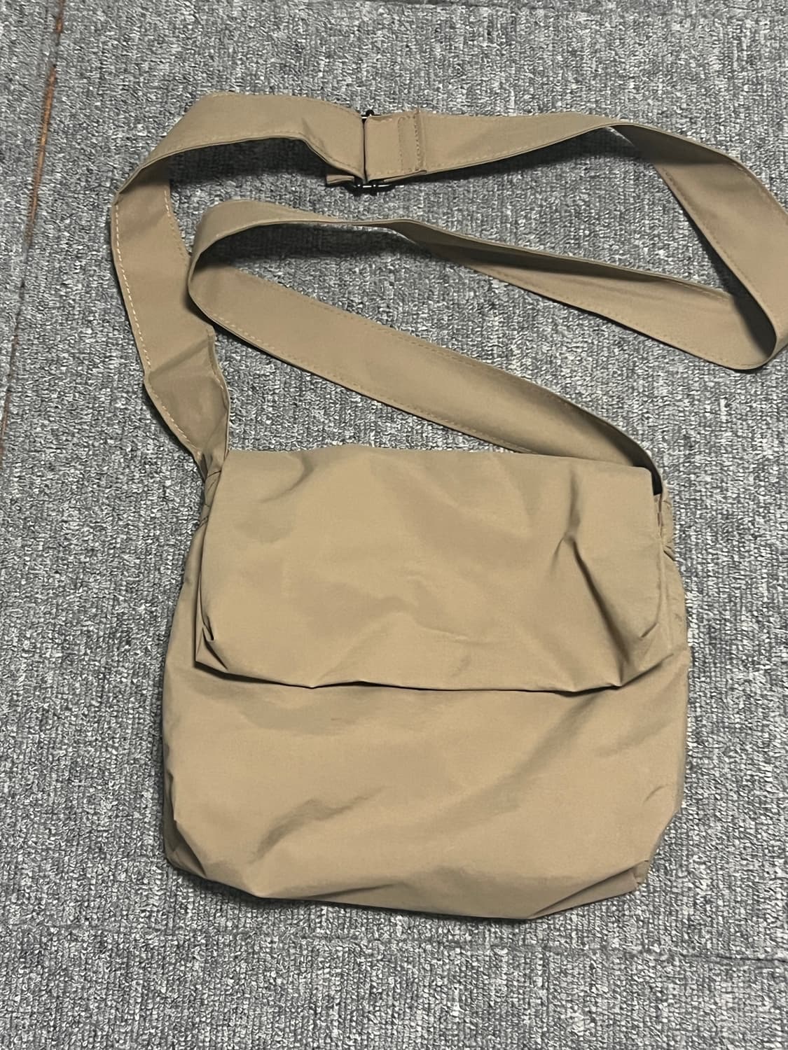 마지언타이틀 스몰 포스트백  상품이미지2