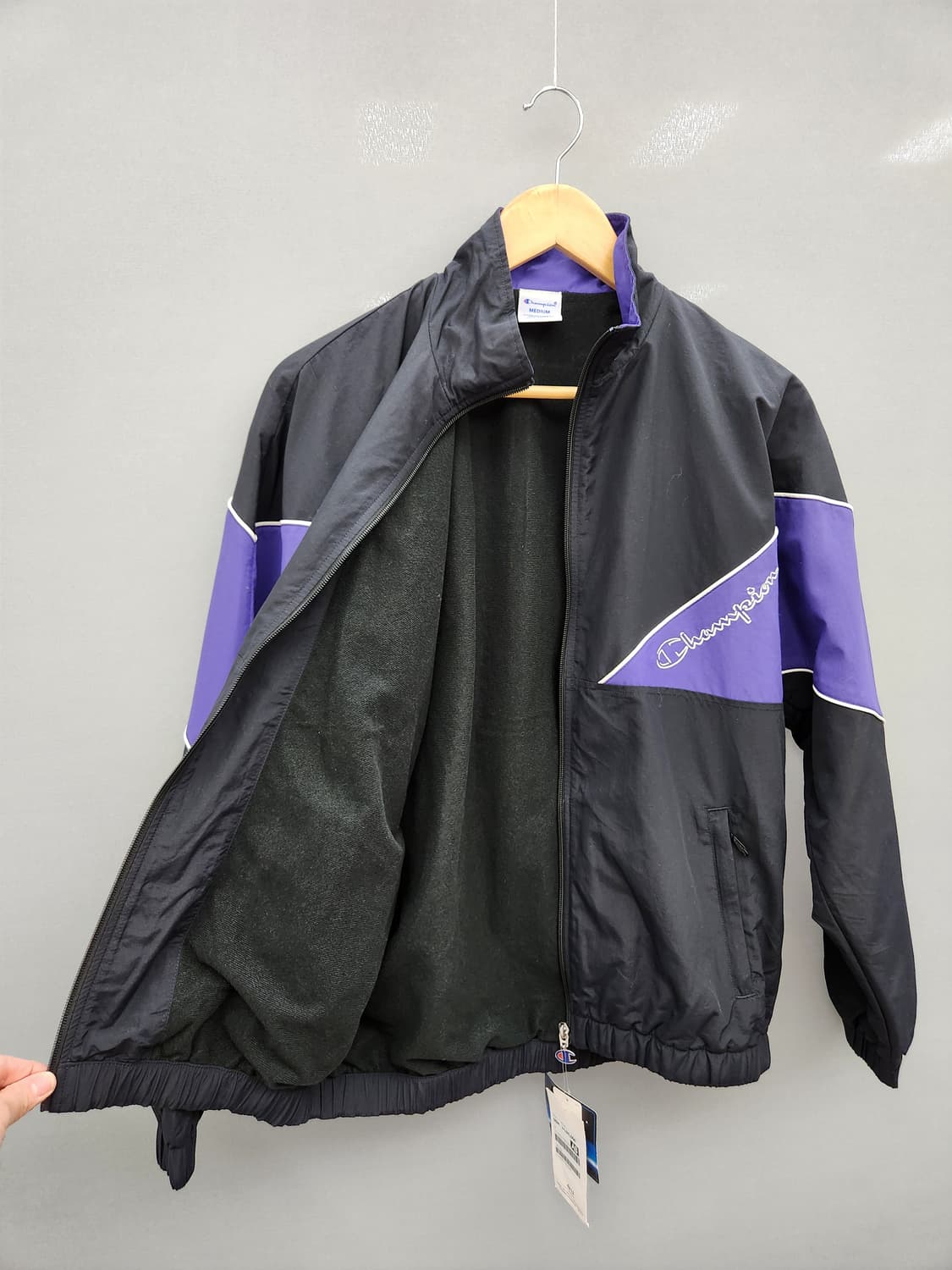 새상품_챔피온 올드스쿨 블랙/보라색 바람막이 자켓 상품이미지4