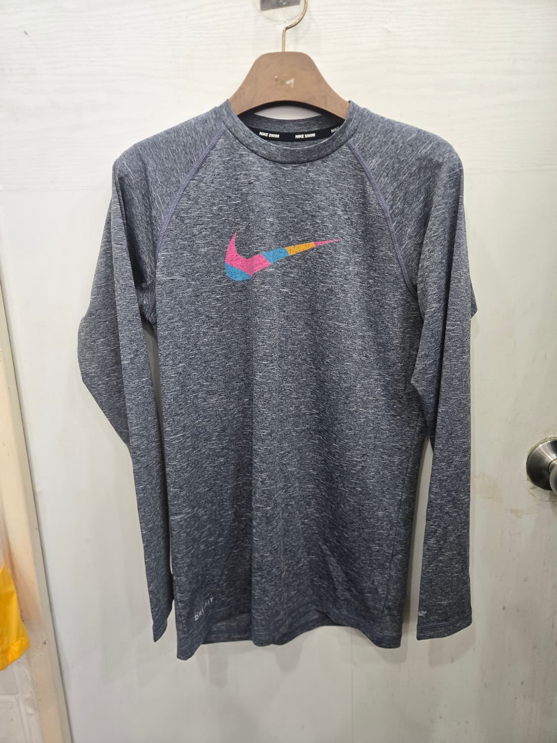 XS사이즈 )) NIKE SWIM 나이키 기능성 긴팔티셔츠! 크게나옴! 상품이미지1