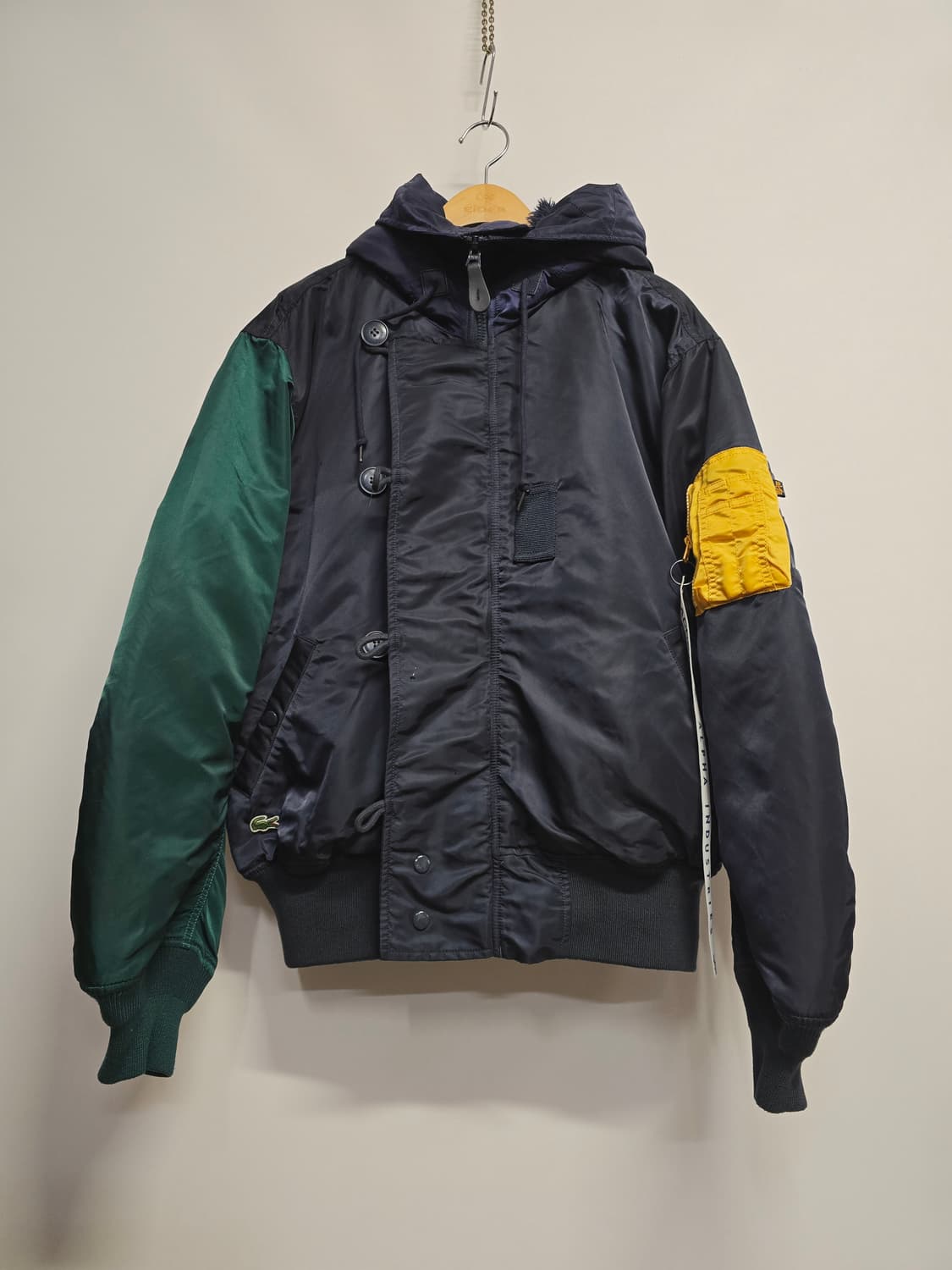 라코스테 x 알파인더스트리 콜라보 패딩 상품이미지1