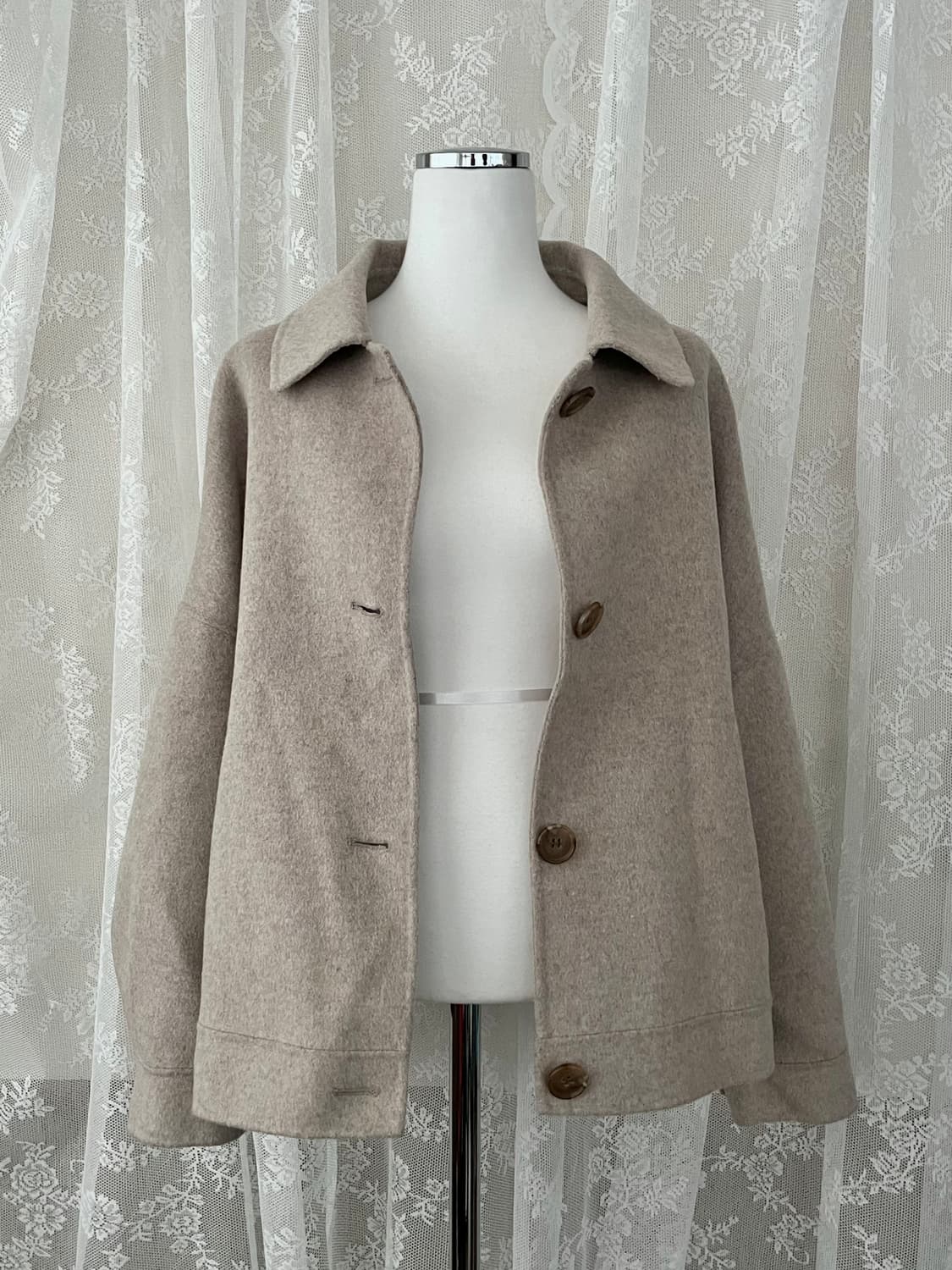 66) 리스트 핸드메이드 숏 코트 베이지 상품이미지3