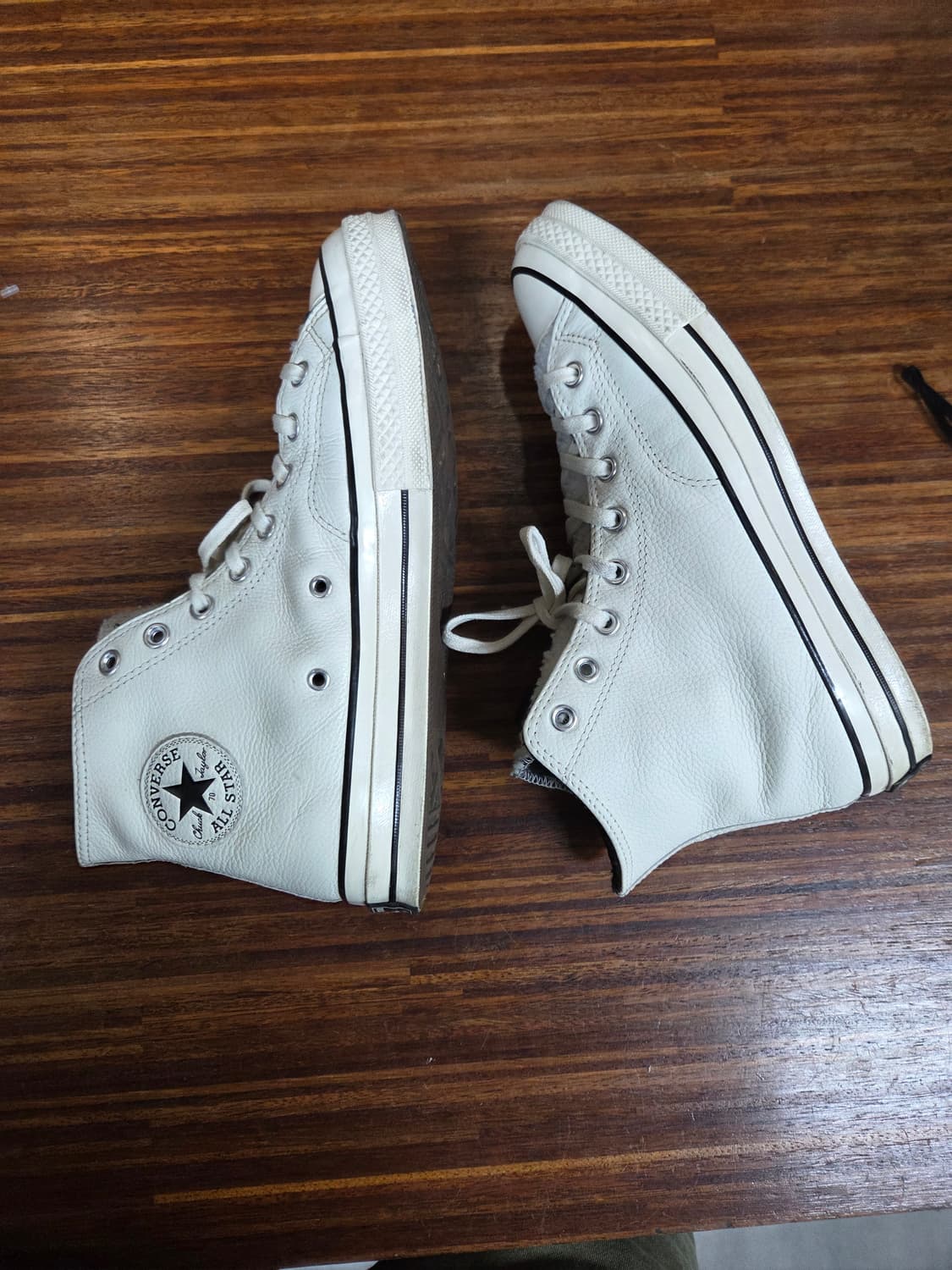 컨버스 척테일러 윈터 안감양털 레더 하이 280 상품이미지1