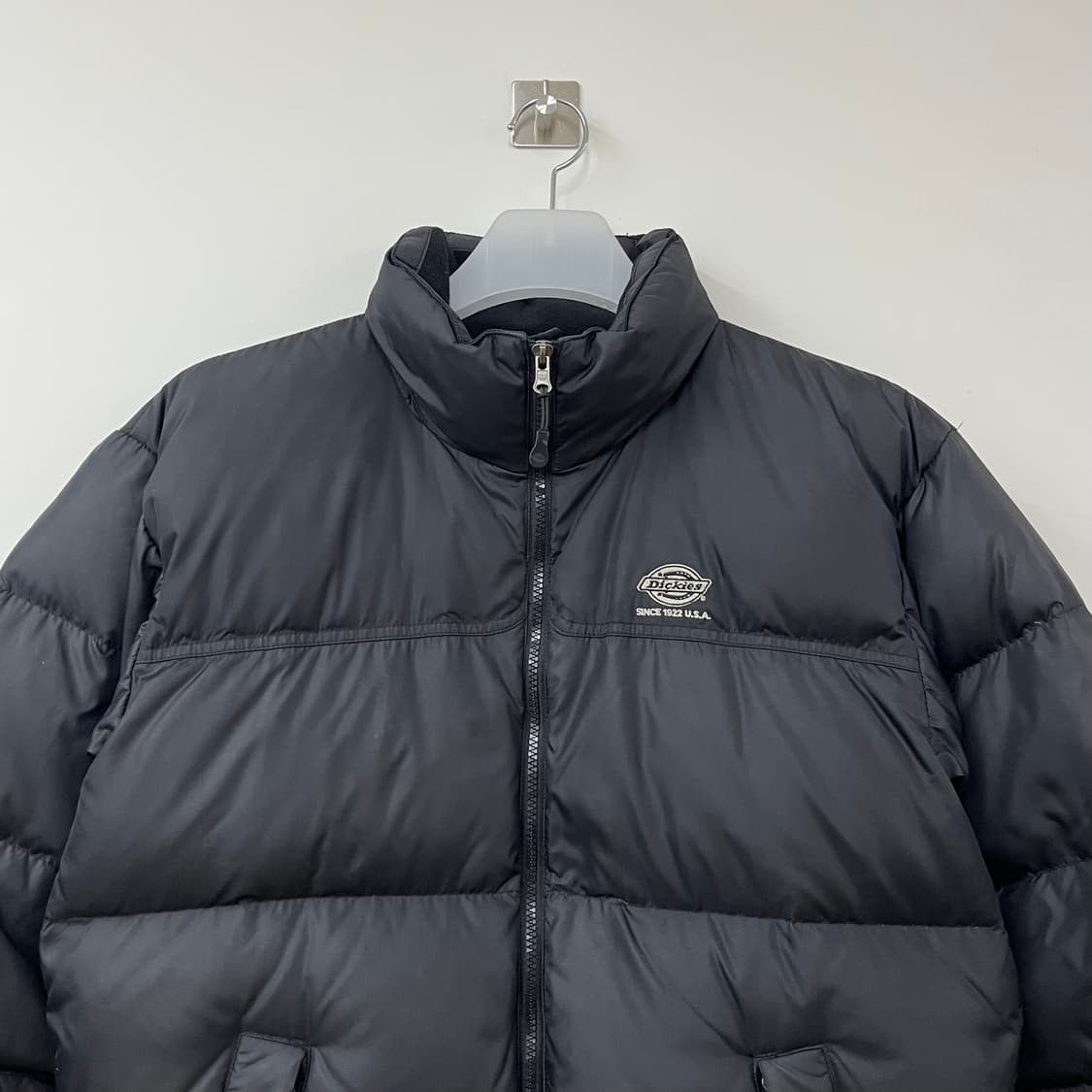 디키즈 자수로고 블랙 덕다운 푸퍼 패딩 자켓 상품이미지4