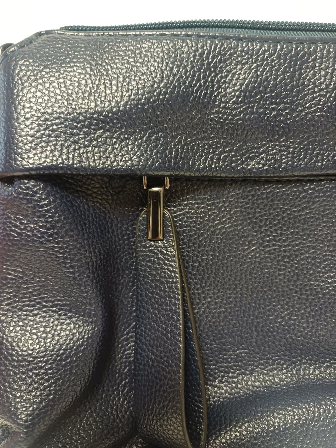 (고급 천연가죽) 네이비 3단 수납 미니 숄더백 / 가죽 상태 최상 상품이미지4