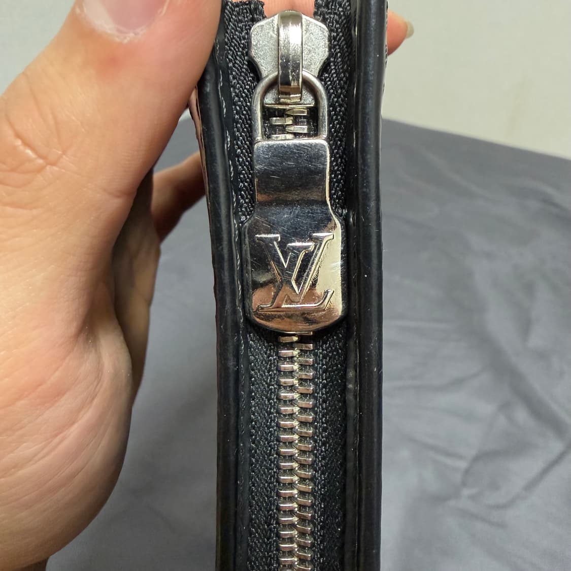 [새상품급.정품]루이비통 포쉐트 보야주 MM 다미에 그래파이트 클러치 상품이미지5