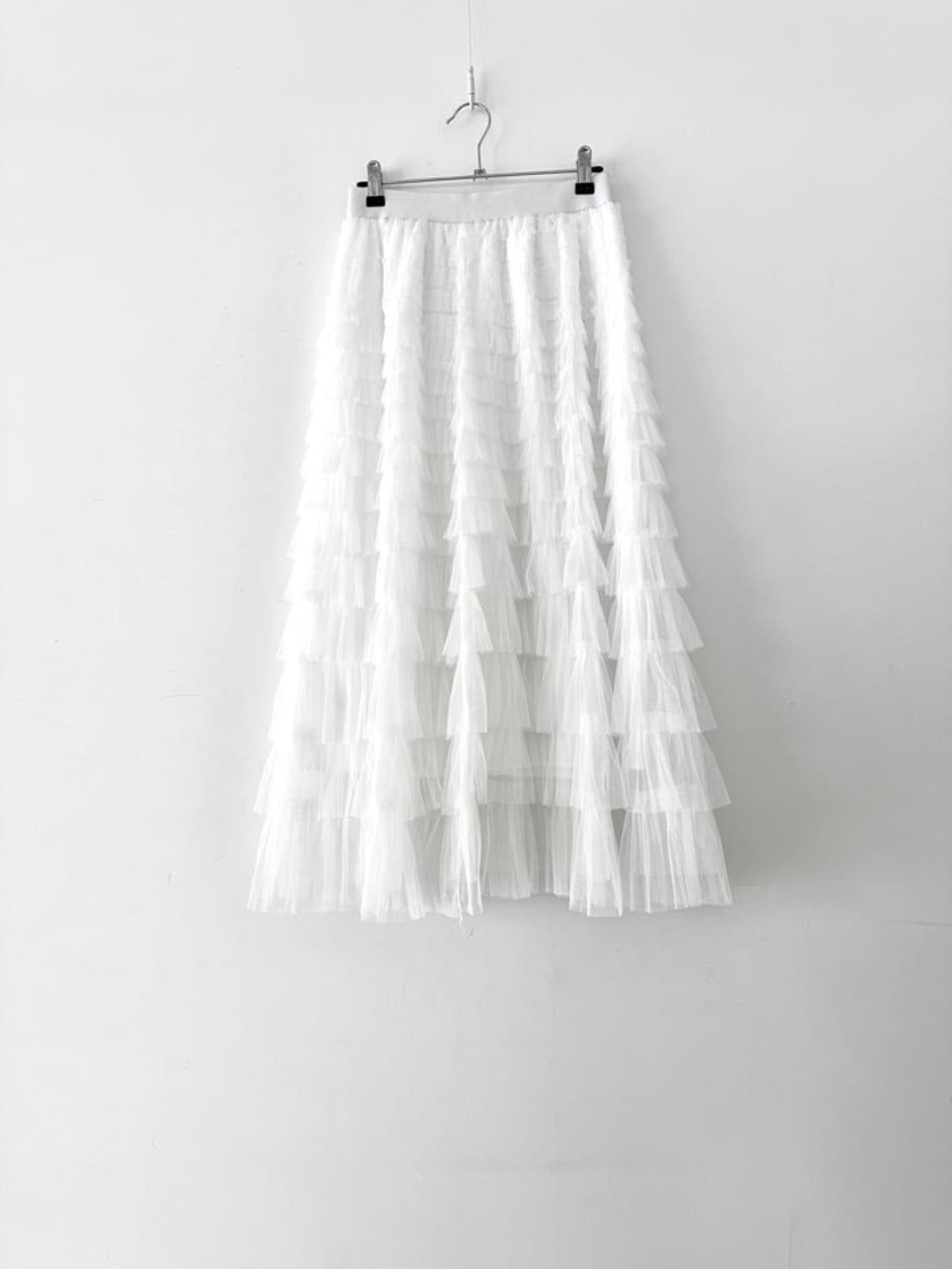 Tiered flare can can skirt / white 상품이미지1
