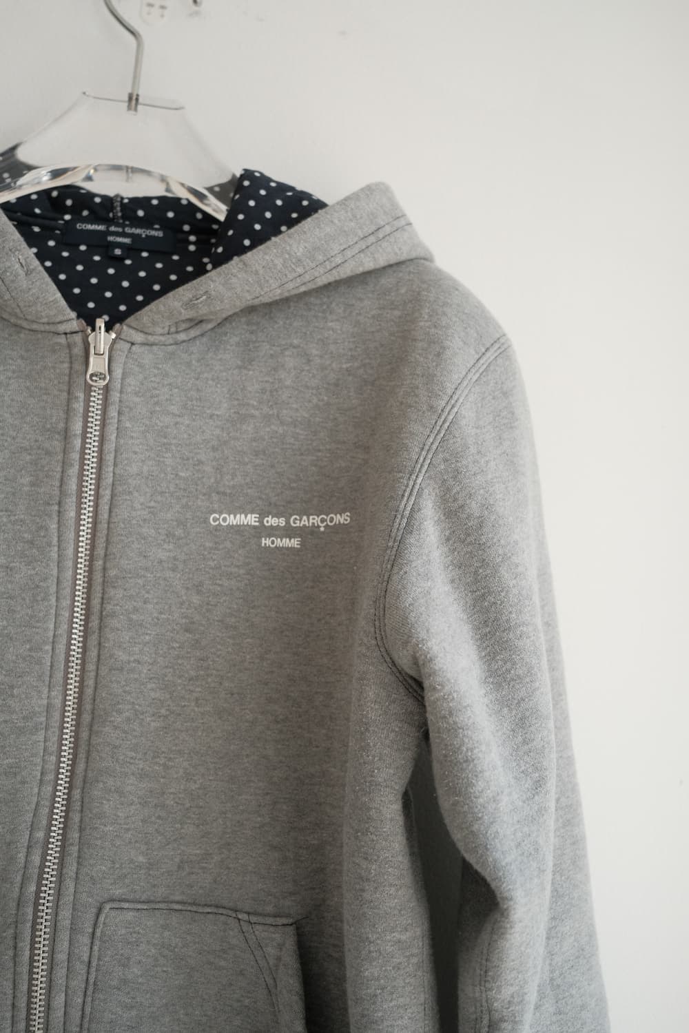 Reversible dot hood zip-up 상품이미지1