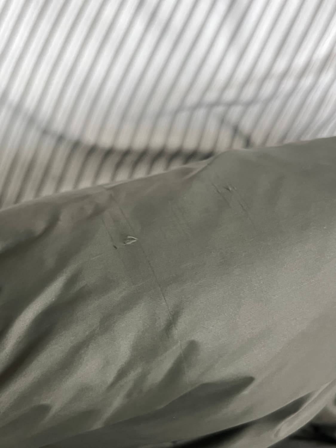 디스이즈네버댓 패딩 카키 올리브색 경량패딩 상품이미지4