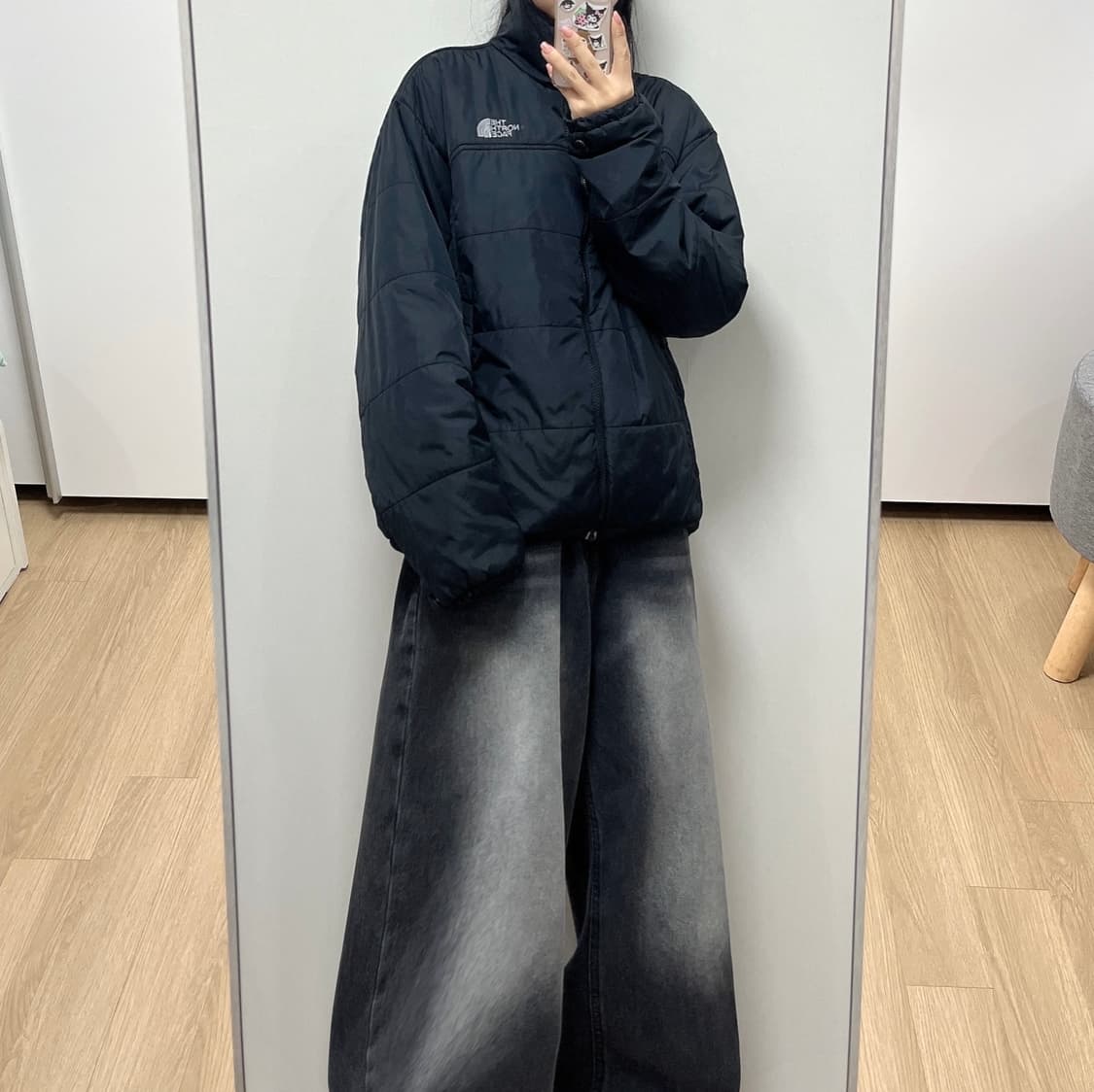 노스페이스 자수로고 블랙 경량패딩 상품이미지1