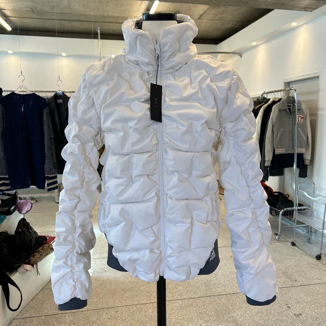 Adidas Cloud Jumper 상품이미지1