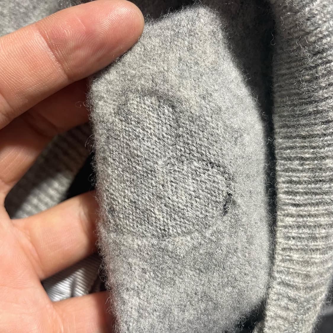 꼼데가르송 시그니처 블랙와펜 그레이컬러 가디건 상품이미지3