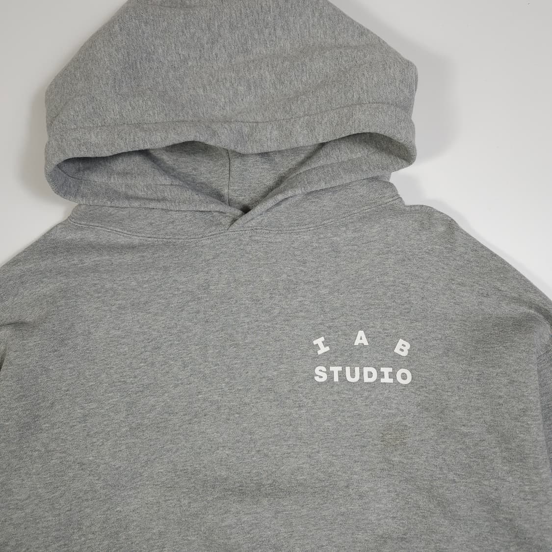 아이앱스튜디오 그레이 후드티  상품이미지2