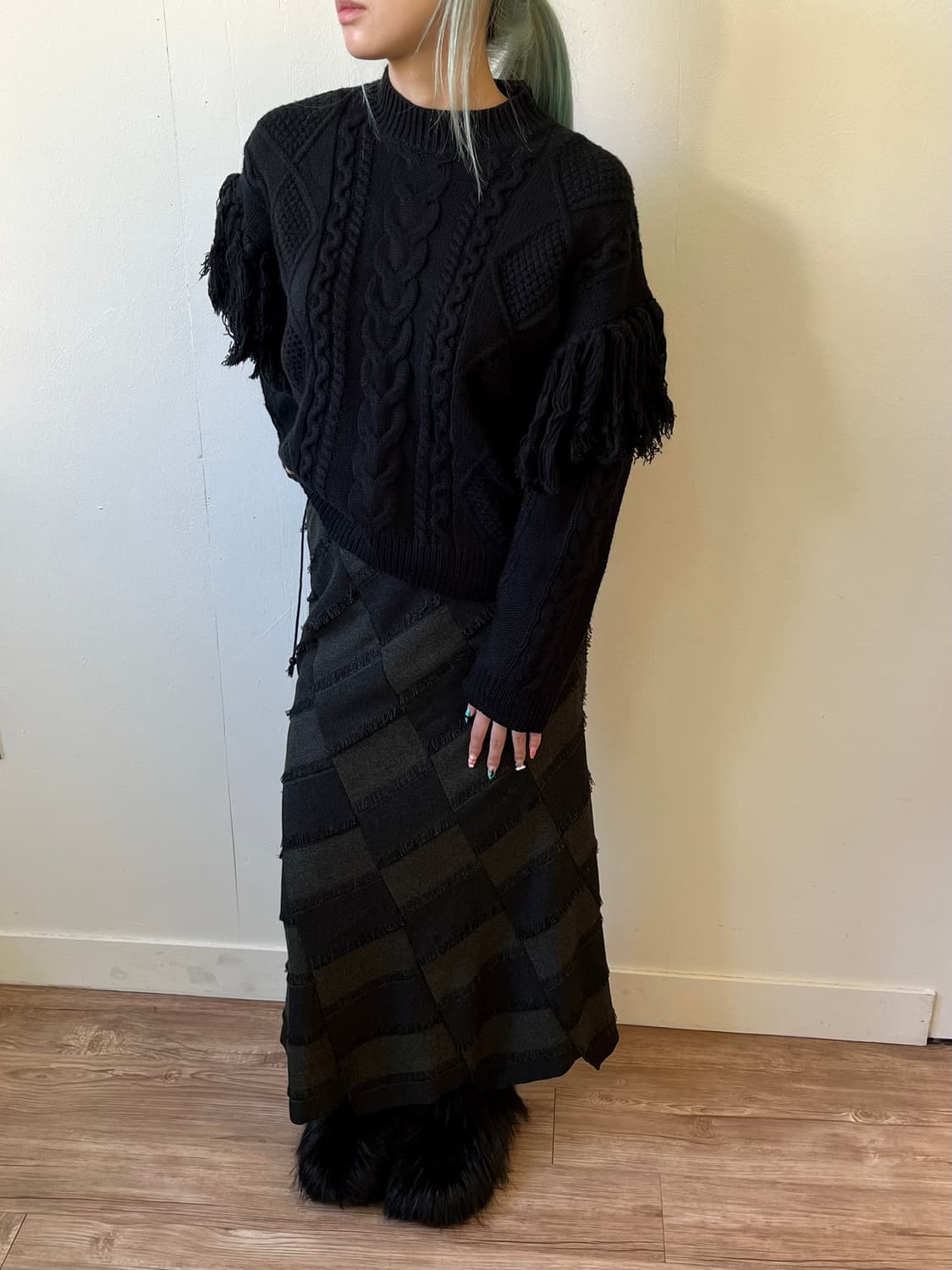 EMODA 테슬 블랙 스웨터 상품이미지5