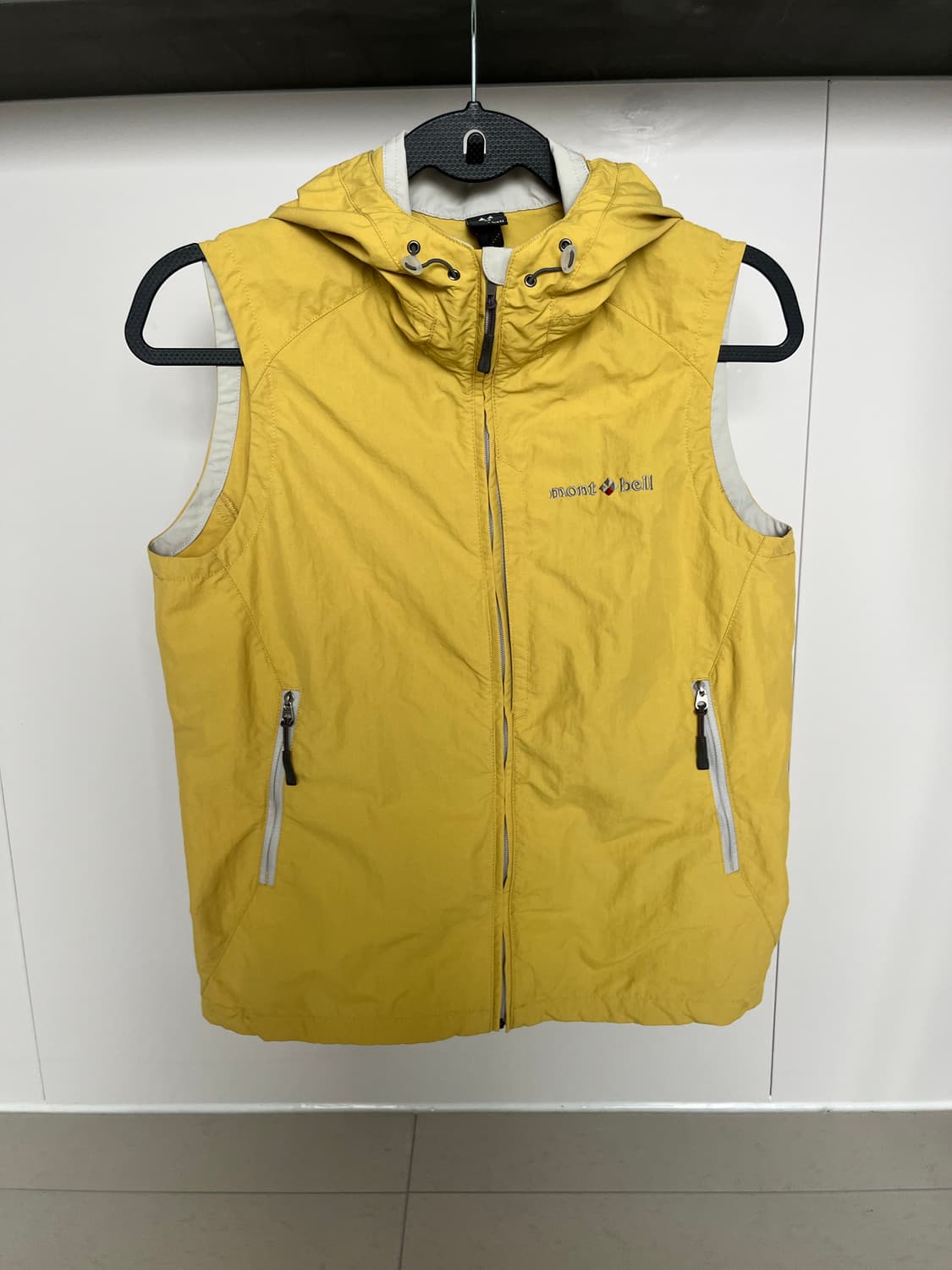 몽벨 바람막이 조끼 옐로우 상품이미지1