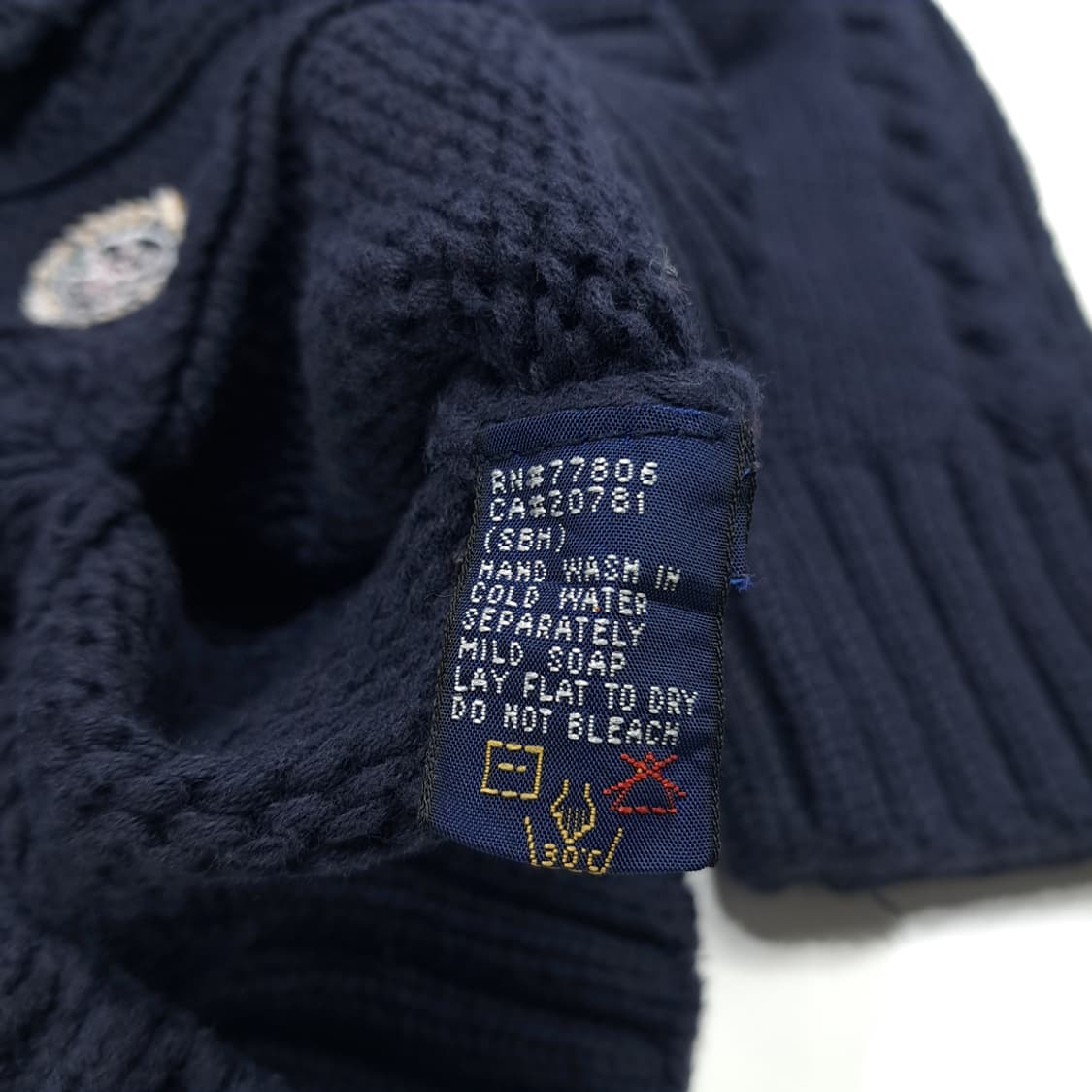 CN974 M 타미힐피거 다크네이비 크리켓 V넥 케이블 니트 스웨터 상품이미지5