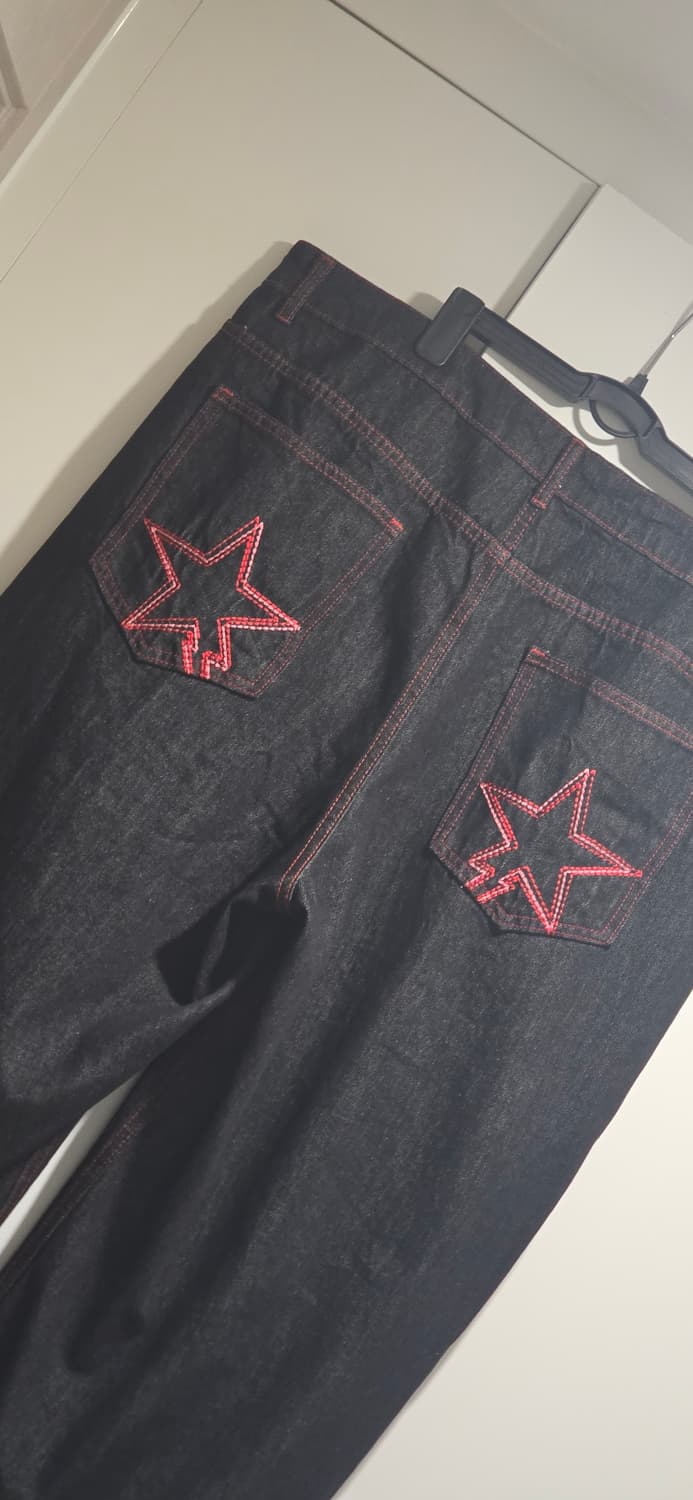새상품) 유니크 와이드 생지 흑청 데님 레드 스타 자수 디테일 상품이미지3