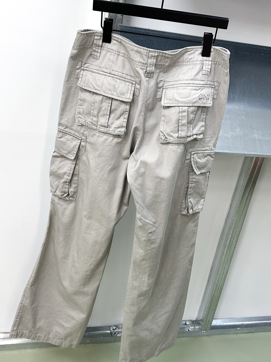 grayish beige cargo pants 상품이미지2