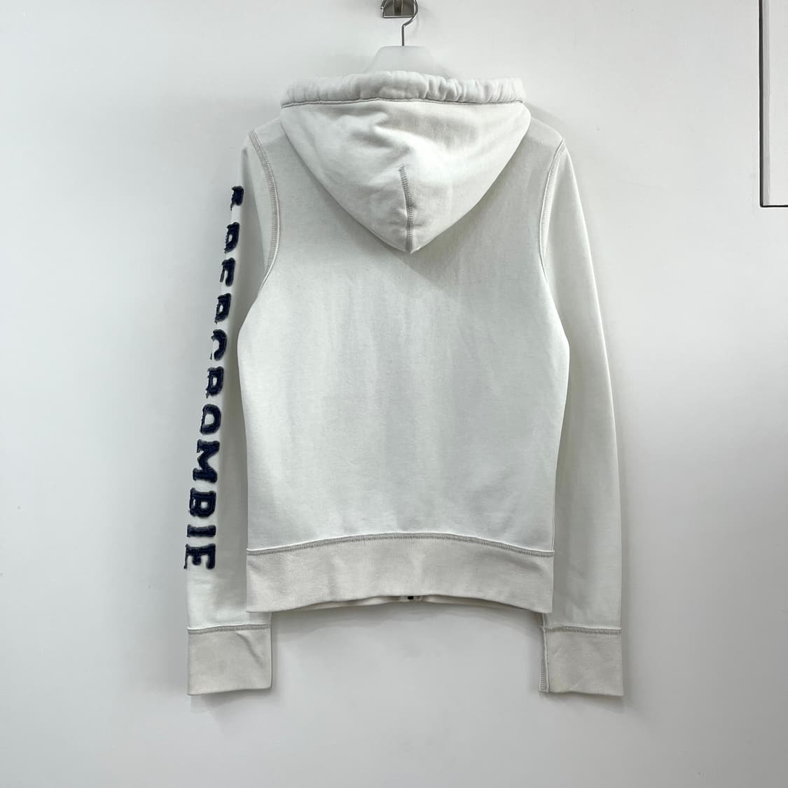아베크롬비 자수로고 화이트 후드집업 상품이미지3