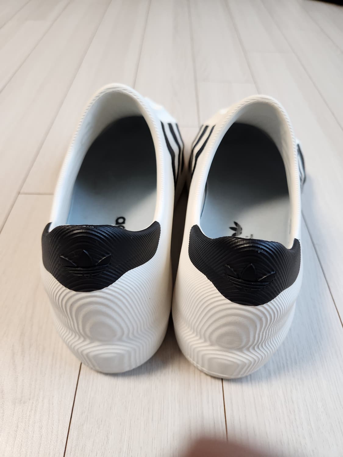 아디다스 아디폼 슈퍼스타 코어 화이트 사이즈250 상품이미지2