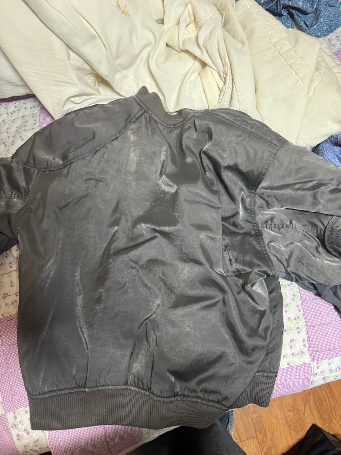 이세이미야케 스카이라인 봄버 M 홍태준 착용 상품이미지7