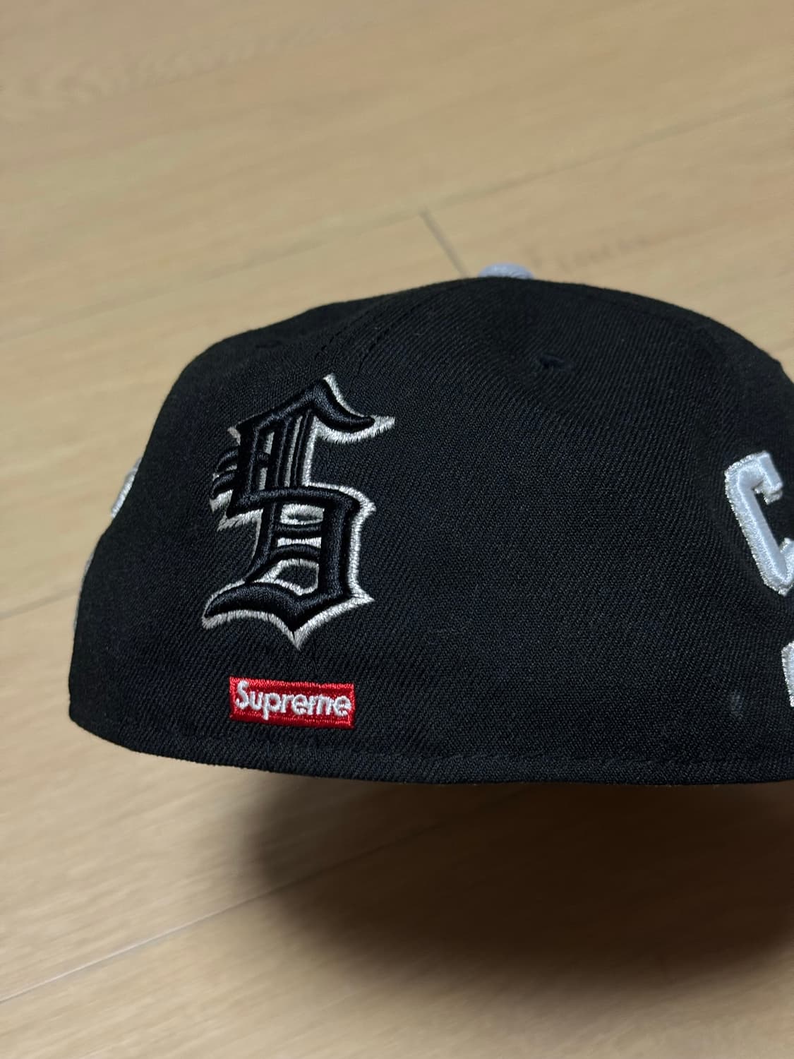 [738] 슈프림 25ss 멀티 s로고 뉴에라 블랙 상품이미지4