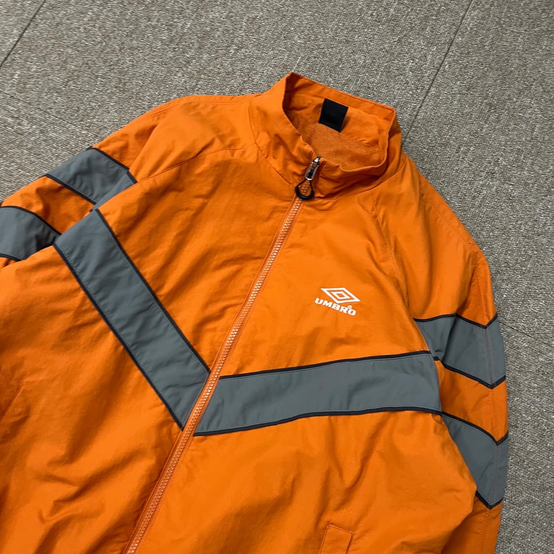 엄브로 ipfu 바람막이 자켓 상품이미지4