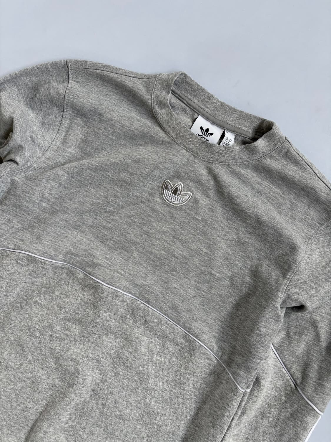 아디다스 맨투맨 상품이미지1