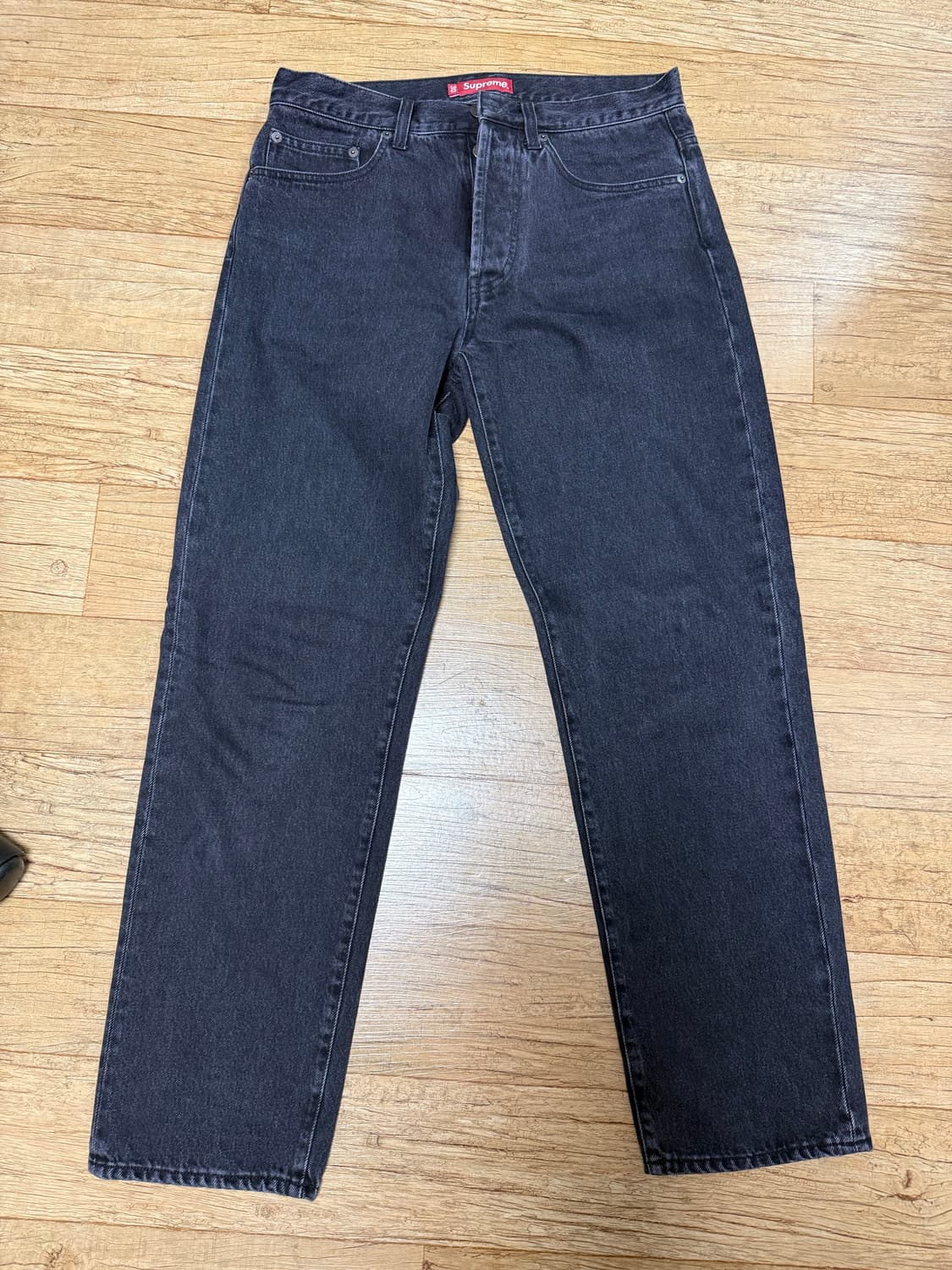 슈프림 레귤러 진 블랙 30 상품이미지2