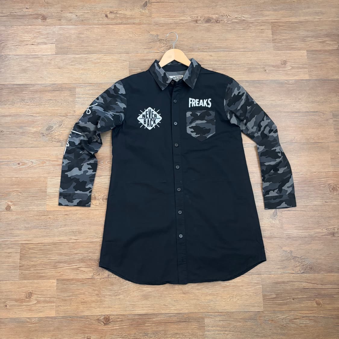 새제품 일본 스트릿 브랜드 카모 블랙 셔츠 2 사이즈 캔디스트리퍼 상품이미지2