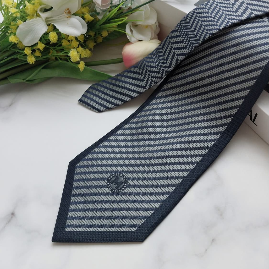 메트로시티 실크 스트라이프 넥타이 9.5cm A+등급 K931
 상품이미지3